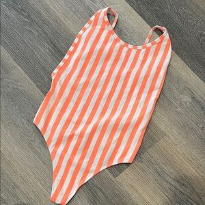 (23) Aritzia TNA 90’s Cozumel bodysuit